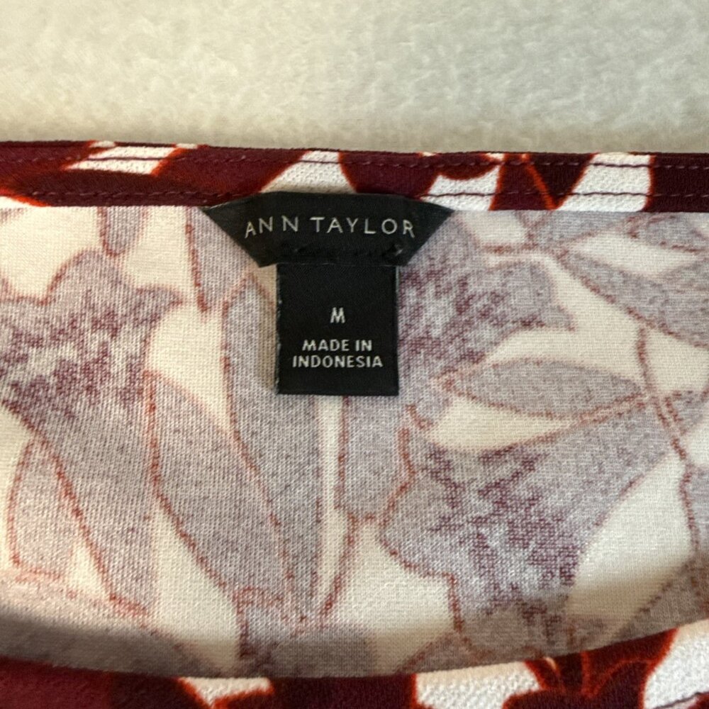 Ann Taylor Burgundy Floral Stretch Top‎ Long Smocked Bell Sleeves Med - Picture 4 of 9